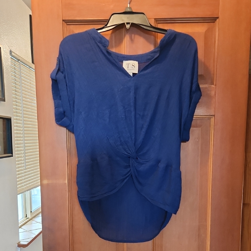 Twine & String Knot Front Lightweight Cropped Front Top